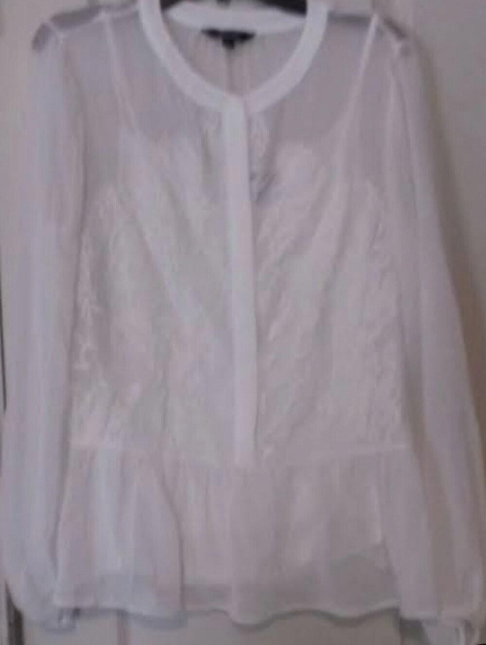 Simply Vera Vera Wang White Blouse with Black Label